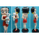 Estatuilla Betty Boop tomando Pudgy